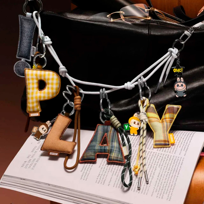 Брелоки - Колекційний брелок-сюрприз Pop Mart The Monsters Pin for Love Letter A-M (MPFL-02)#9